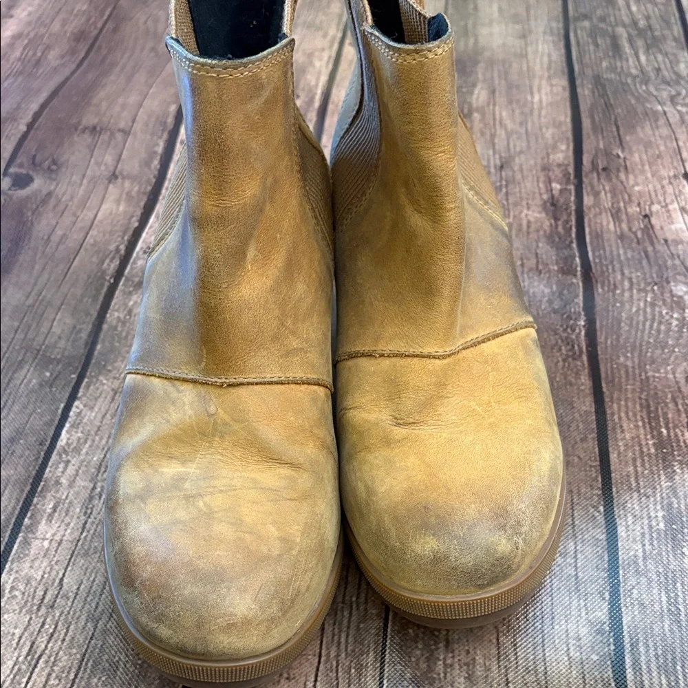 Sorel Joan Rhapsody Chelsea Wedge Boots Sz 9